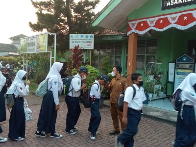 PENYAMBUTAN SISWA
