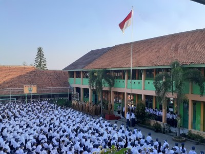 UPACARA PENGIBARAN BENDERA MERAH PUTIH
