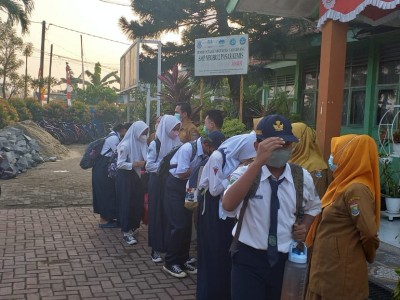 PENYAMBUTAN SISWA