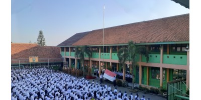 UPACARA PENGIBARAN BENDERA MERAH PUTIH
