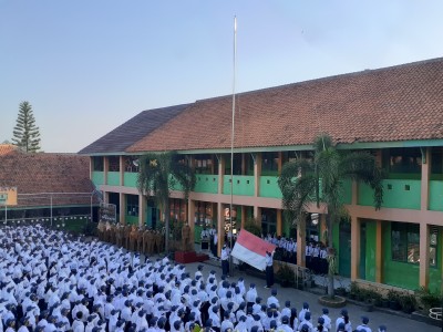 UPACARA PENGIBARAN BENDERA MERAH PUTIH